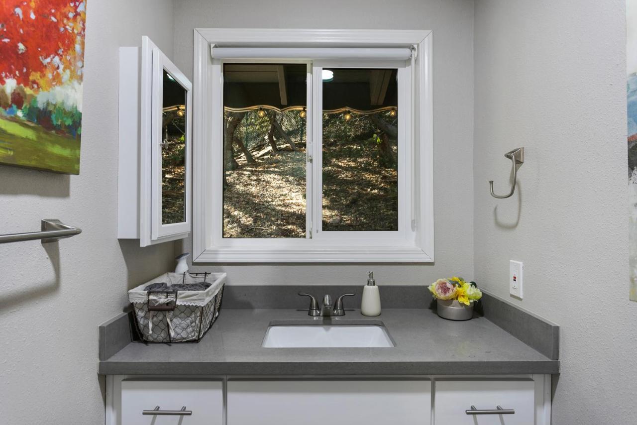 Mountain Getaway By Lake Crestline Exterior photo